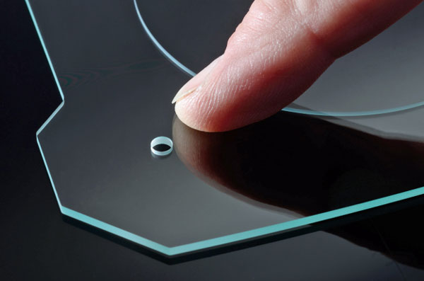 玻璃激光打孔 工業皮秒激光器非常適合薄膜的劃線(圖3)