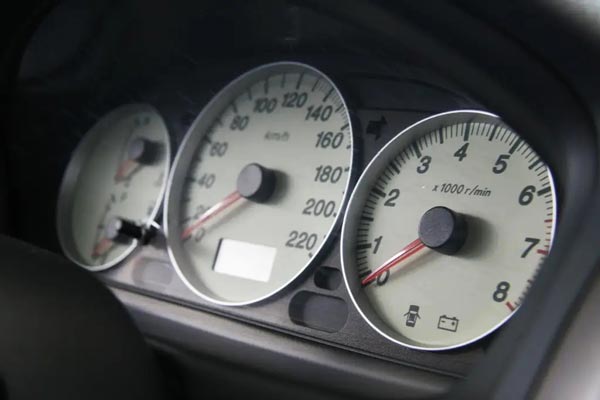 汽車標識logo都是如何進行打標的？答案是用激光打標機！(圖1)